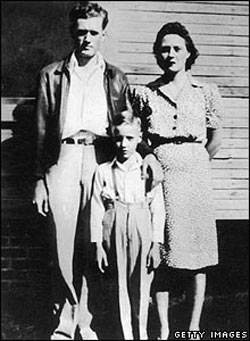 Elvis Aaron Presley was born in 1935 in a two-room house in Tupelo, Mississippi. His mother Gladys worked as a cotton picker, while his father Vernon drifted from job to job