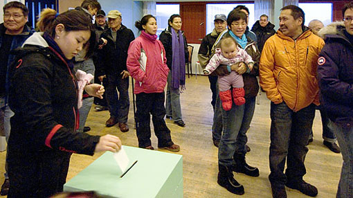 Cecilie Markussen casts her vote in the box in Nuuk, Greenland, on November 25, 2008. Greenlanders began voting Tuesday in a referendum on self-rule Cecilie Markussen casts her vote in the box in Nuuk, Greenland, on November 25, 2008. Greenlanders began voting Tuesday in a referendum on self-rule