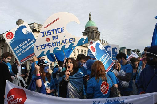 Environmental campaigners in Dublin call on the Government to push for a meaningful deal at the forthcoming UN climate change summit in Copenhagen.